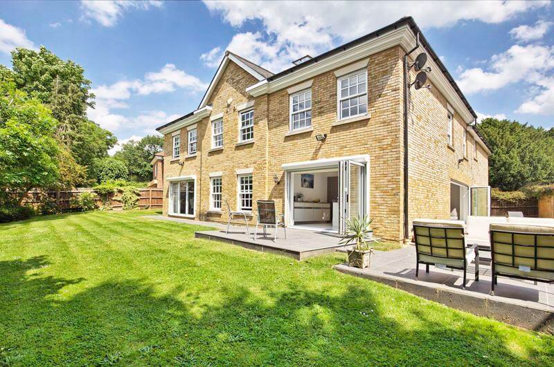 Games Road, Barnet, EN4