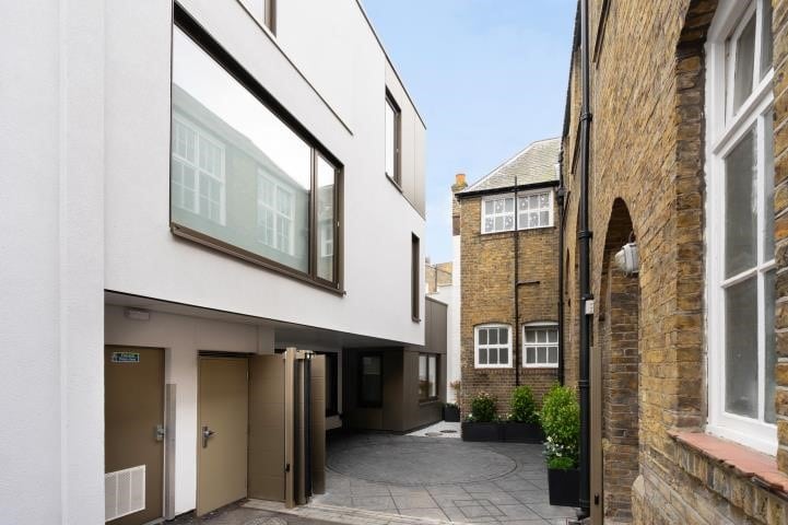 Hippodrome Place, Notting Hill, W11